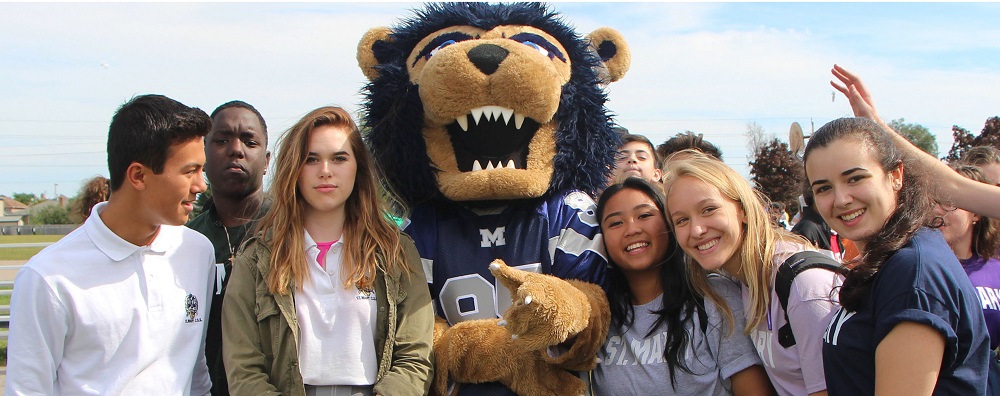 Students with Leo the Lion