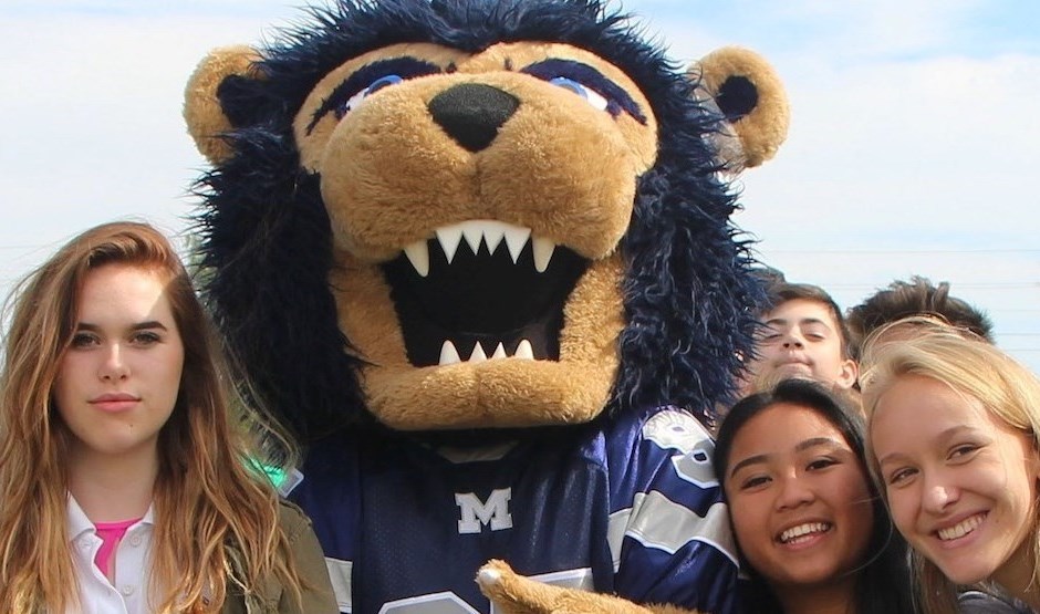 St. Mary students with Leo the Lion